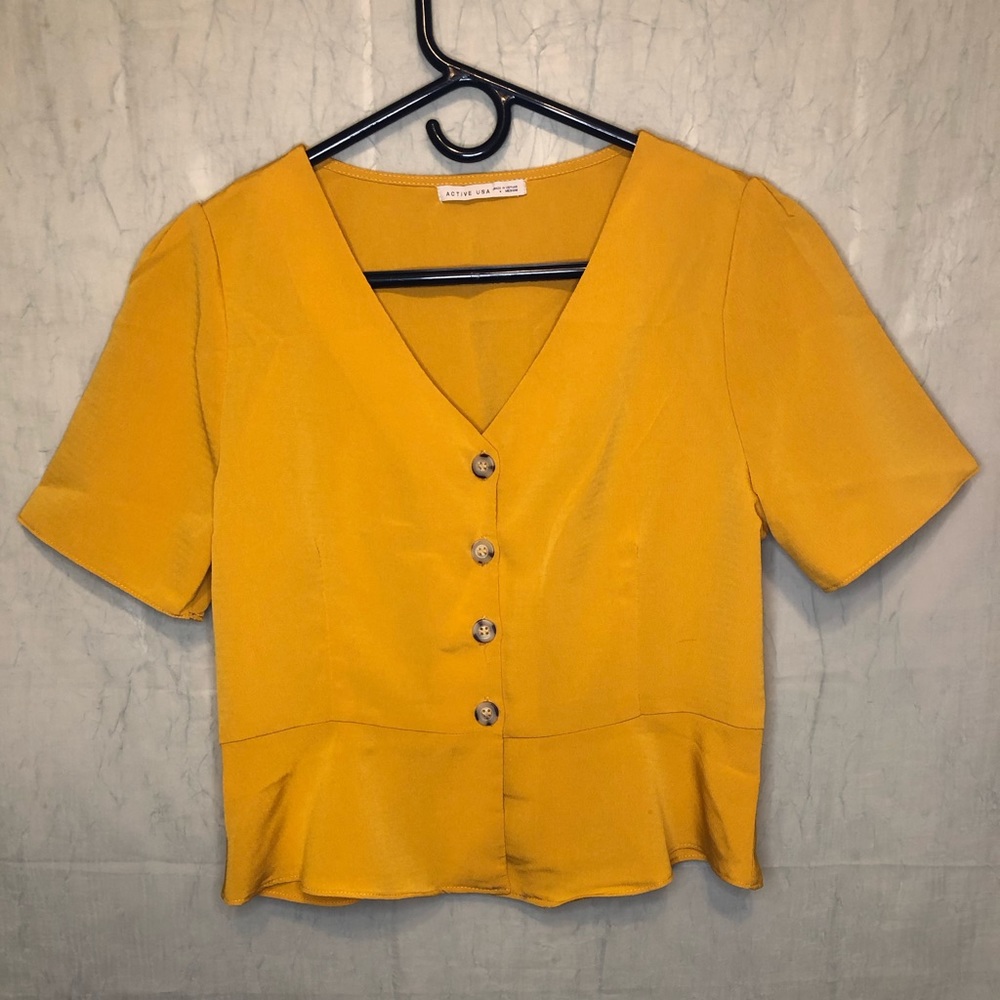 Women’s Active USA button down Top - Medium - Yellow